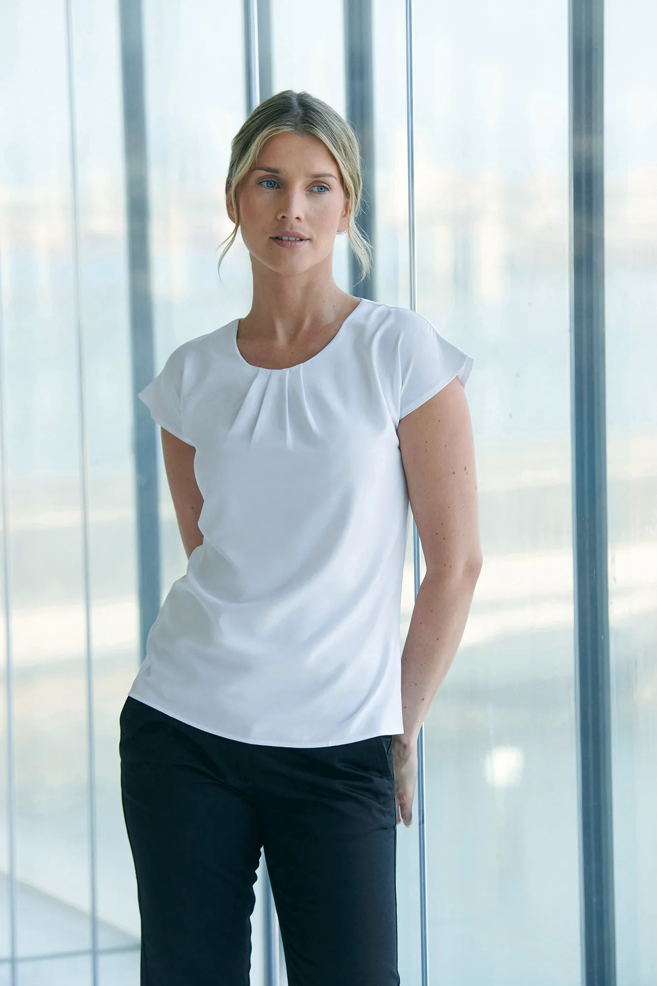 Ladies' pleat front blouse