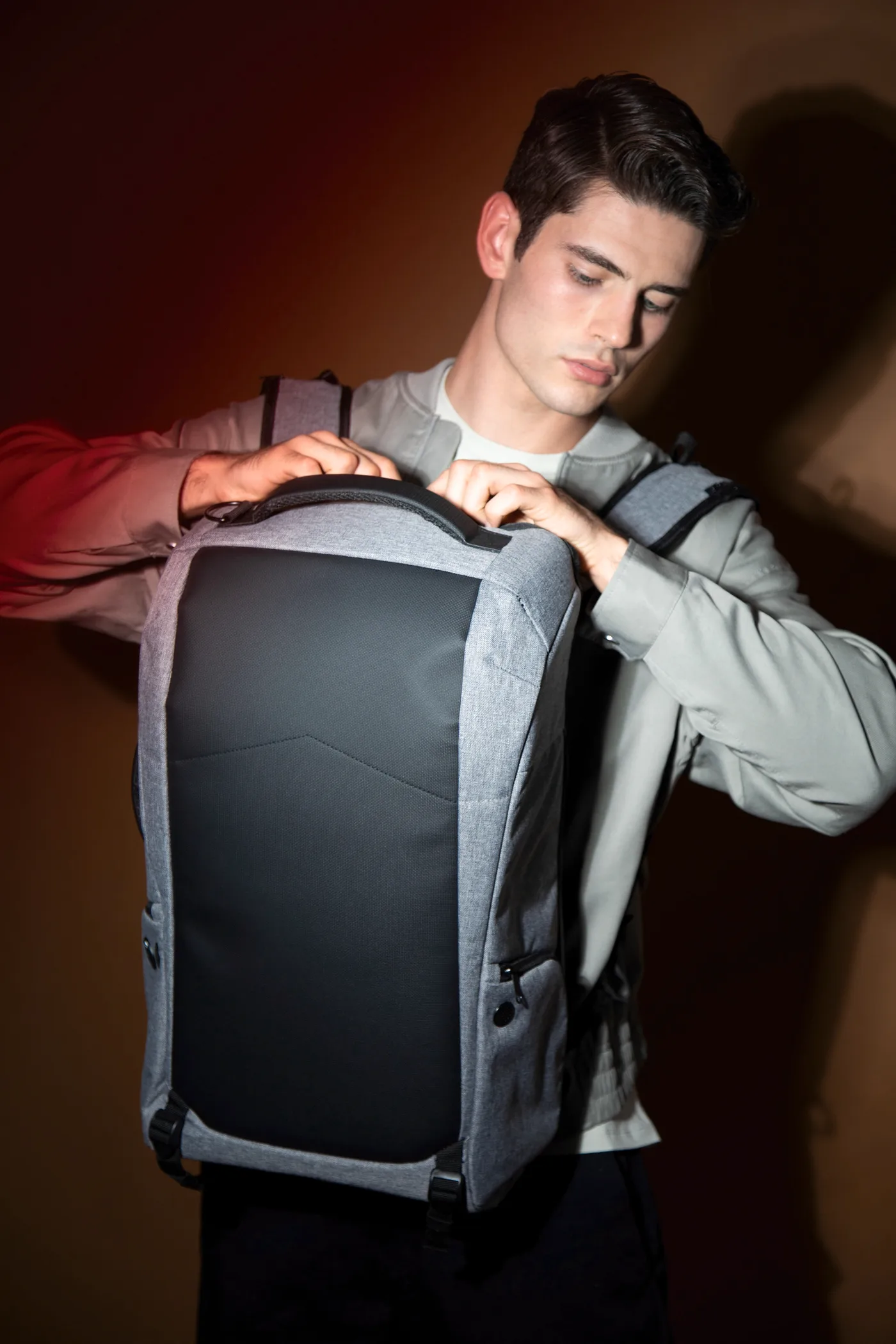 Diebstahlschutz-Rucksack aus Polyester.