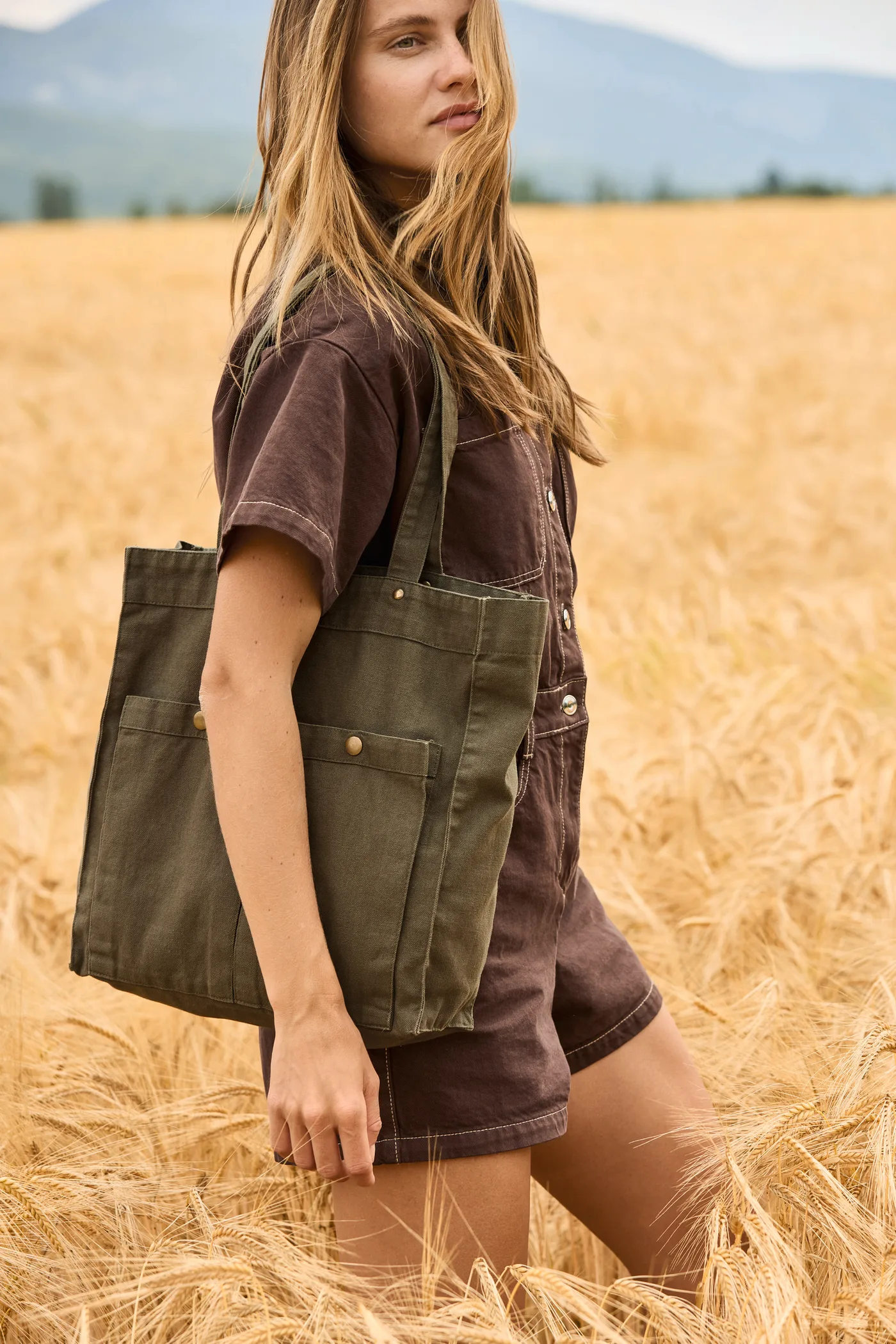 Sac à main à double poche frontale