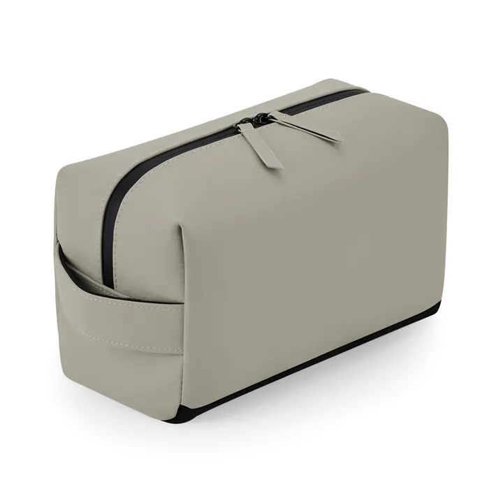 Trousse de toilette en polyuréthane mat Clay