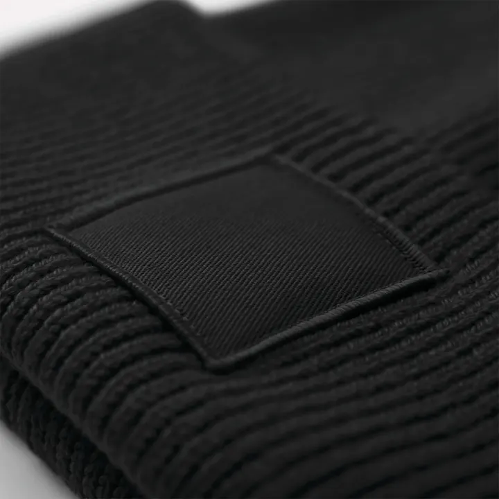 Bonnet à large revers avec patch ton sur ton 5