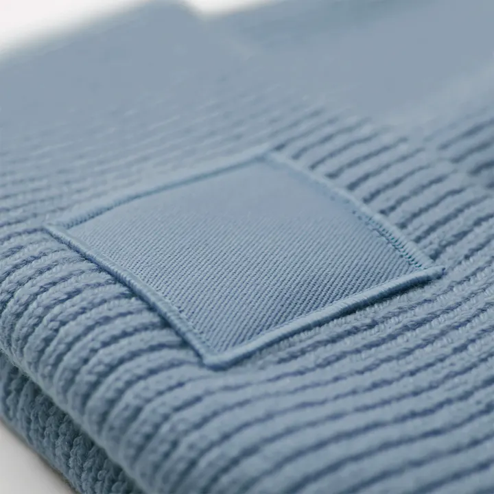 Bonnet à large revers avec patch ton sur ton 9