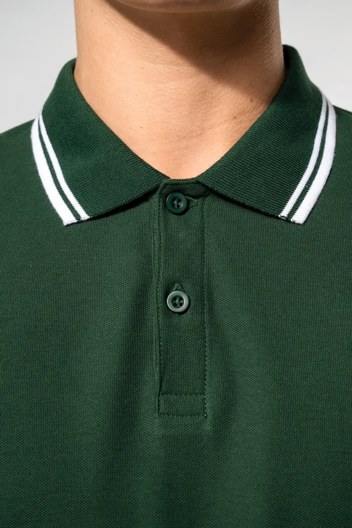 Herren Poloshirt mit kurzen Ärmeln und kontrastfarbenen Paspeln 9