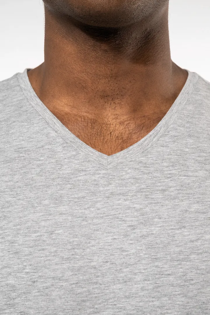 T-shirt manches courtes col V homme 7