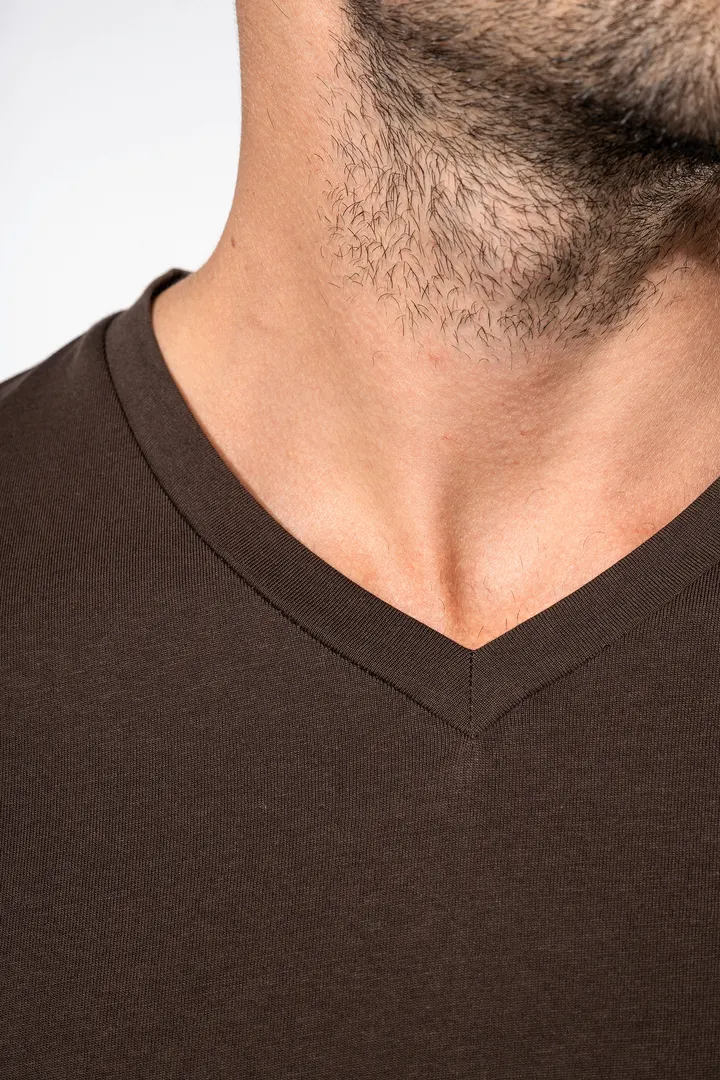 T-shirt col V manches courtes homme 6