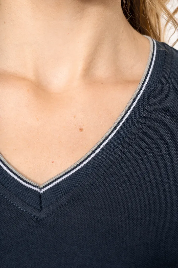 Damen T-Shirt aus Piqué-Trikot mit V-Ausschnitt 11