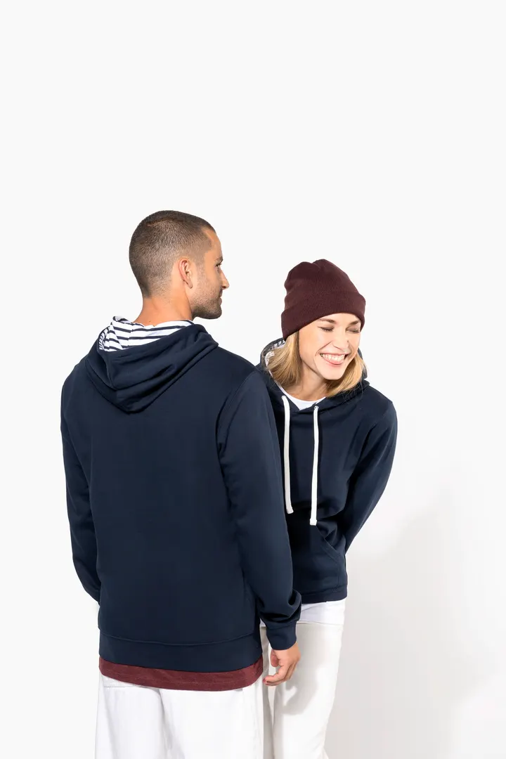 Unisex-Kapuzensweatshirt mit kontrastfarbener Kapuze und Motiven 17