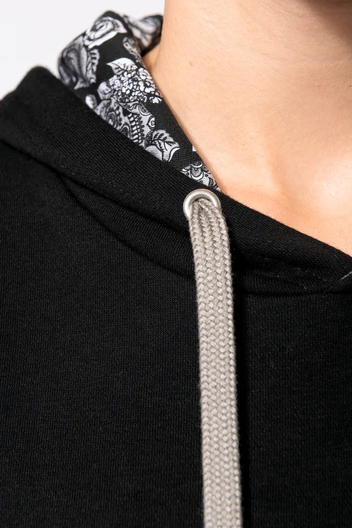 Unisex-Kapuzensweatshirt mit kontrastfarbener Kapuze und Motiven 22