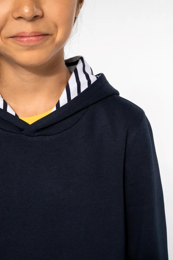 Kapuzensweatshirt mit kontrastfarbener Kapuze und Motiven für Kinder 29