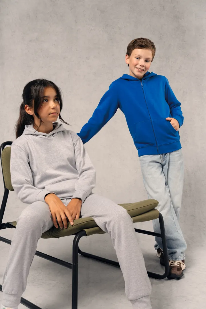 Sweat-shirt capuche enfant 23
