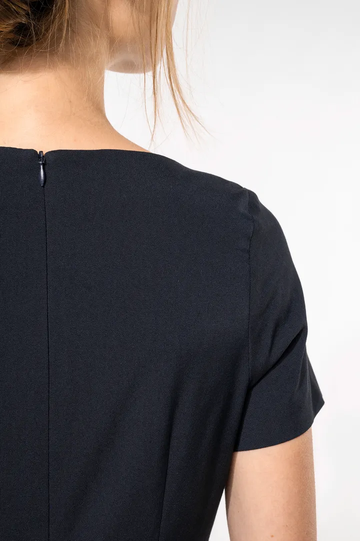 Kleid mit kurzen Ärmeln 6