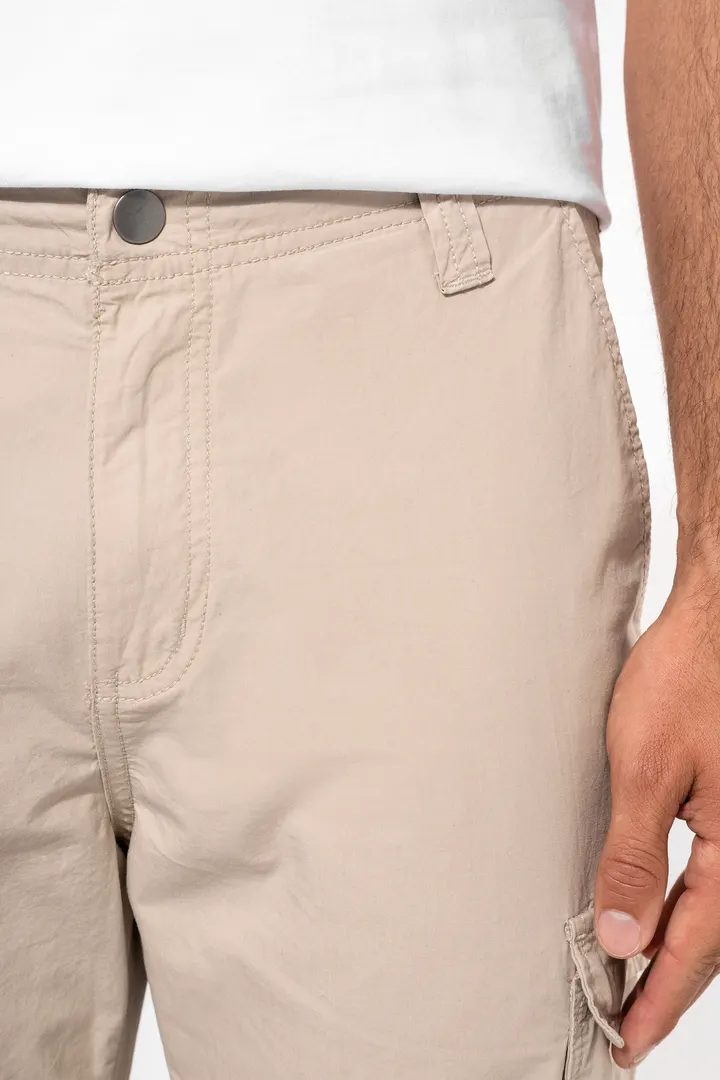 Leichte Herrenhose mit mehreren Taschen 17