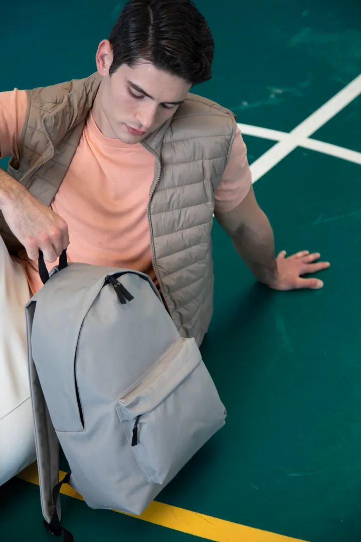 Sac à dos casual recyclé avec poche frontale 2