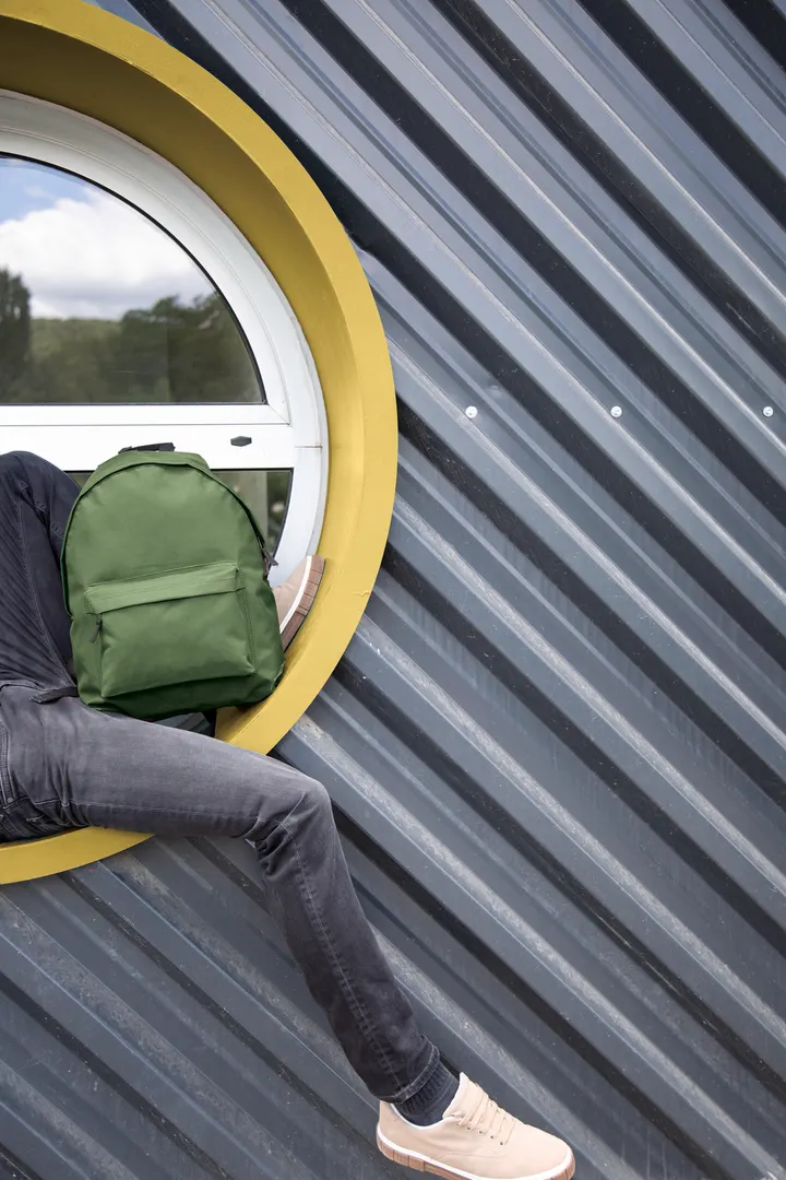 Sac à dos casual recyclé avec poche frontale 5