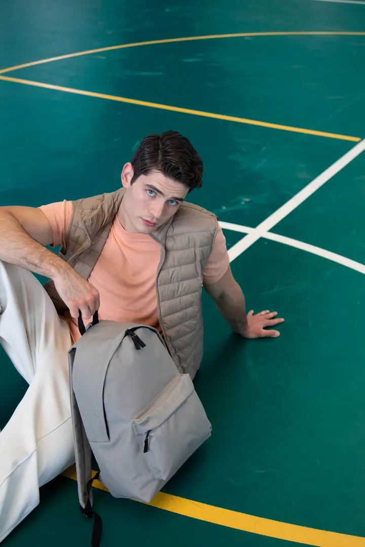 Sac à dos casual recyclé avec poche frontale 1