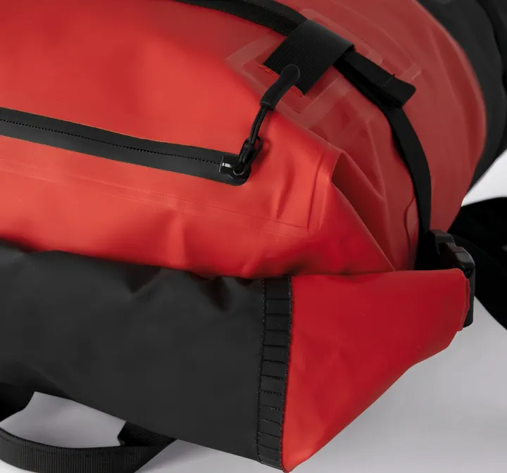 Wasserdichter Rucksack mit Kompressionsriemen 3