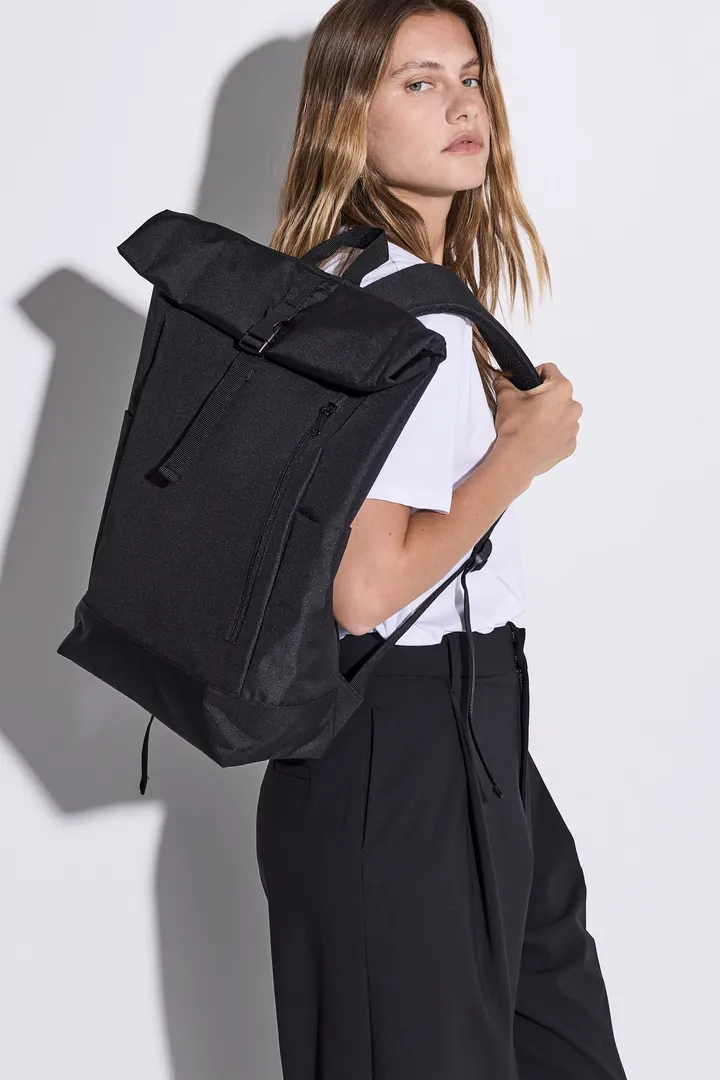 Lässiger Rucksack mit Roll-Top 6