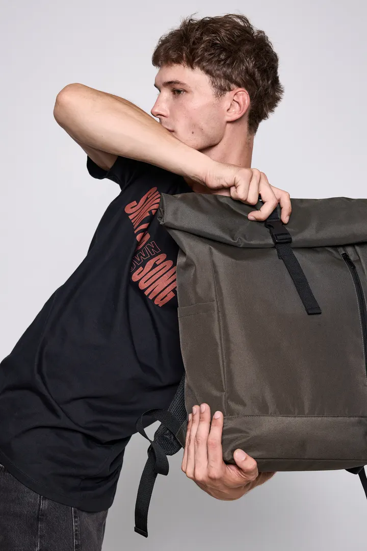 Lässiger Rucksack mit Roll-Top 1