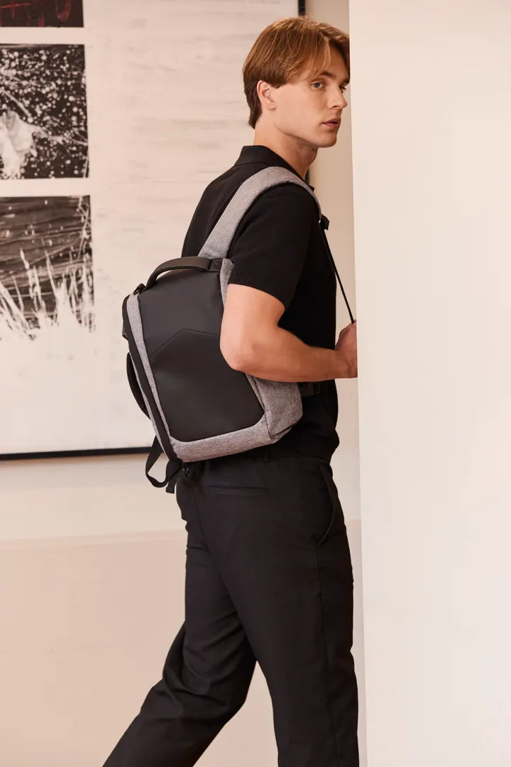 Diebstahlsicherer Rucksack für 13'' Laptop 1