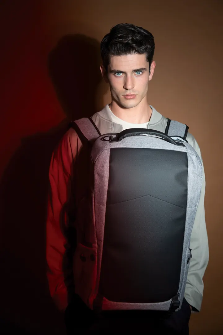 Diebstahlschutz-Rucksack aus Polyester. 4