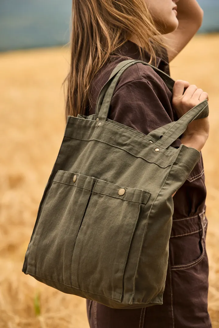 Sac à main à double poche frontale 6