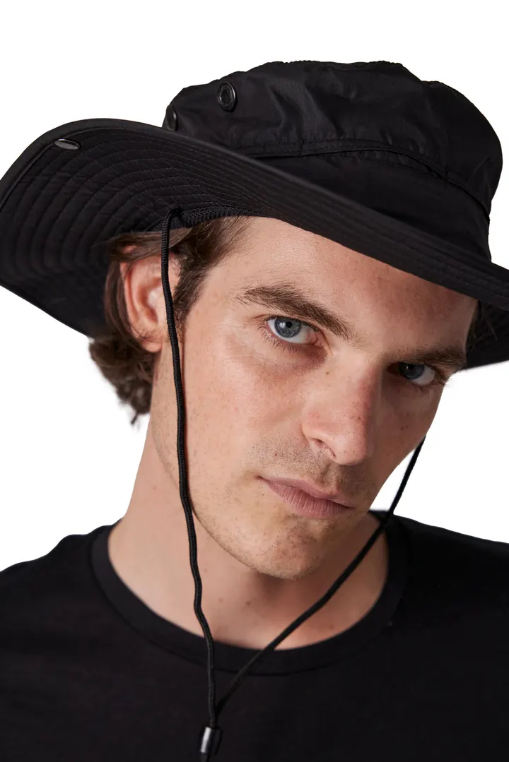Chapeau outdoor 3