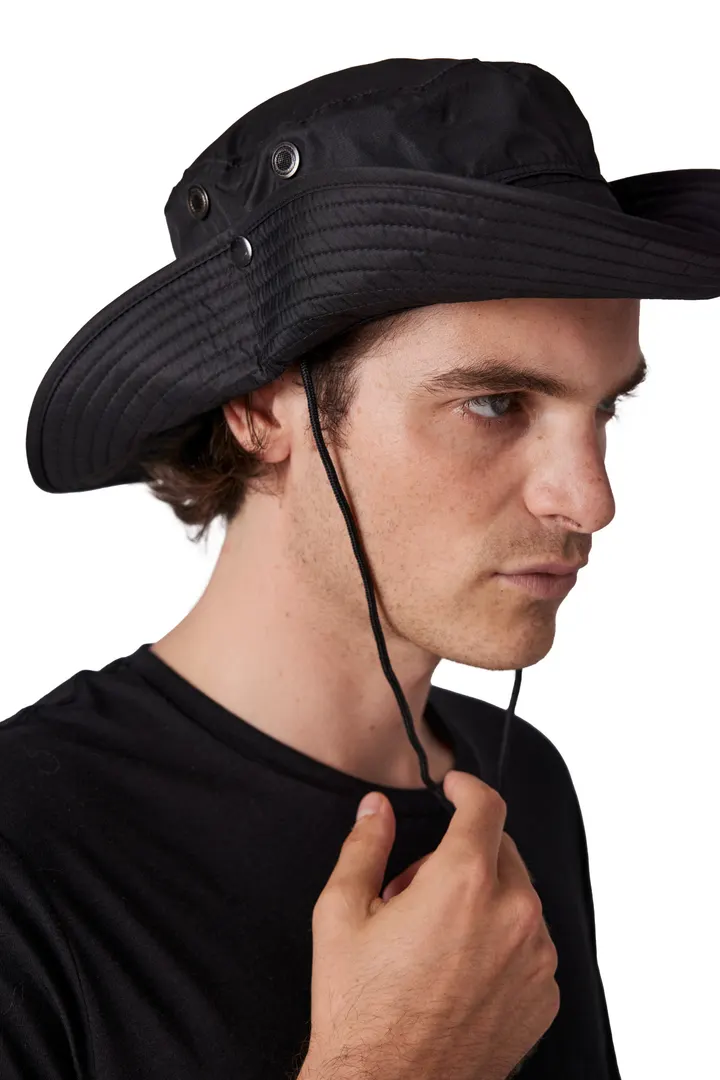 Chapeau outdoor 6