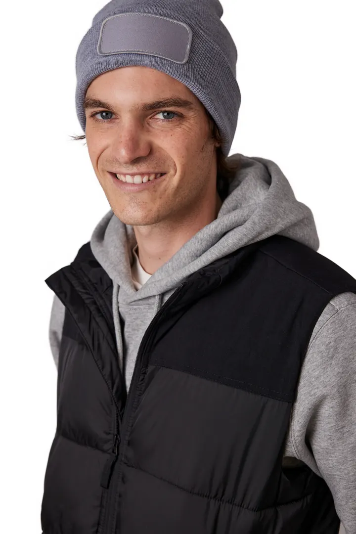 Mütze mit Patch 9