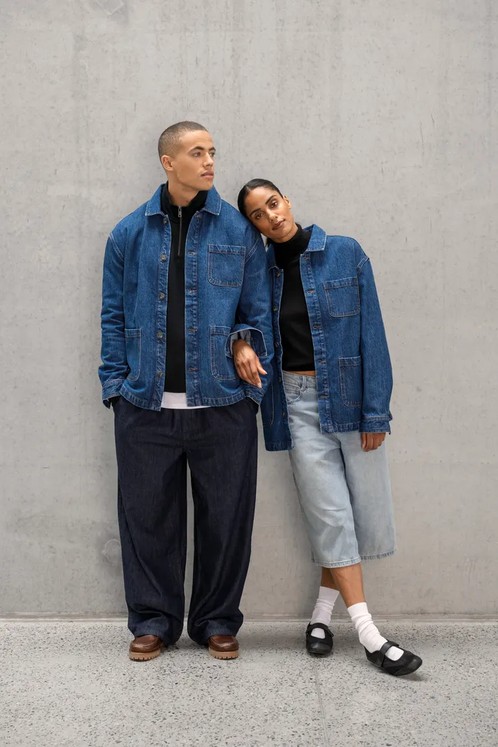 Umweltfreundliche Unisex-Jeansjacke mit überschnittenen Schultern 12