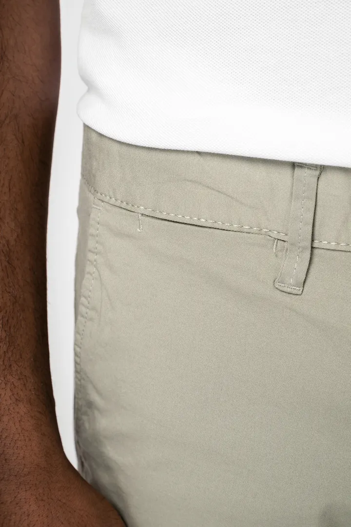 Umweltfreundliche Chino-Bermuda-Shorts für Herren 4