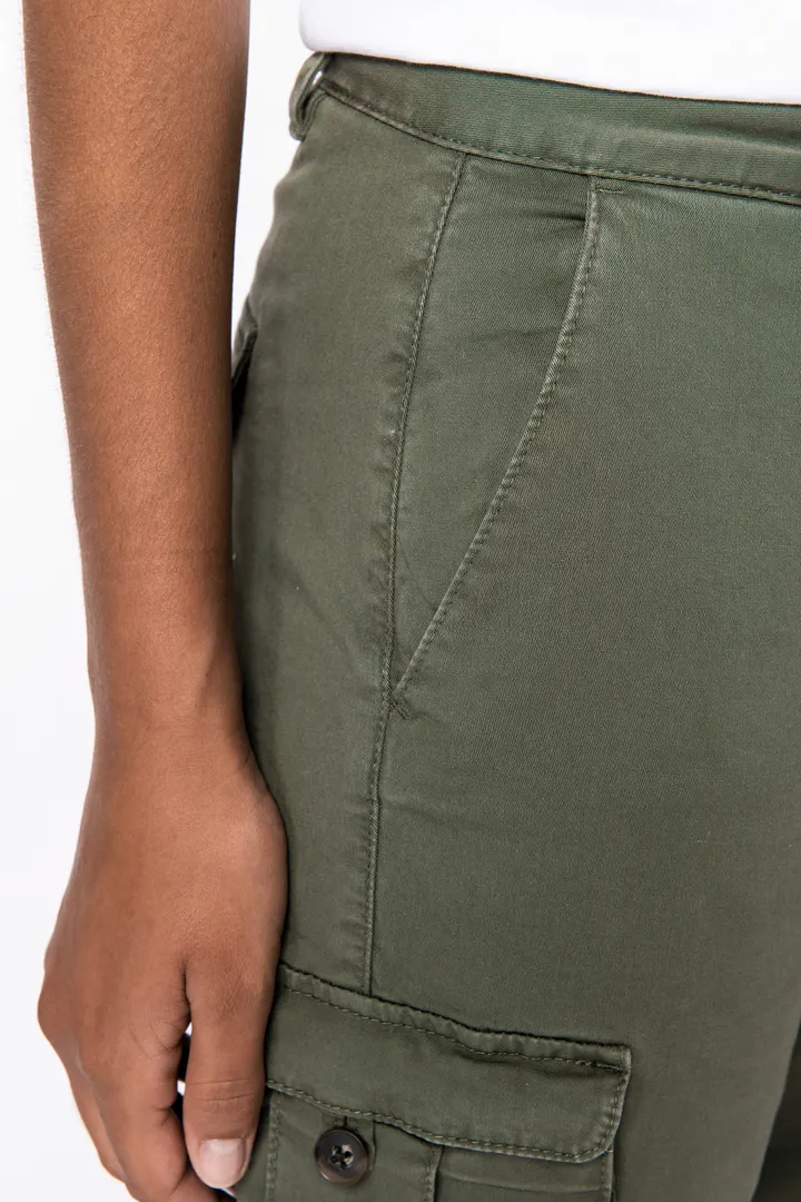 Umweltfreundliche ausgewaschene Cargohose für Damen 4