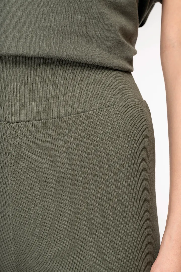 Umweltfreundliche Ripp-Shorts für Damen 4