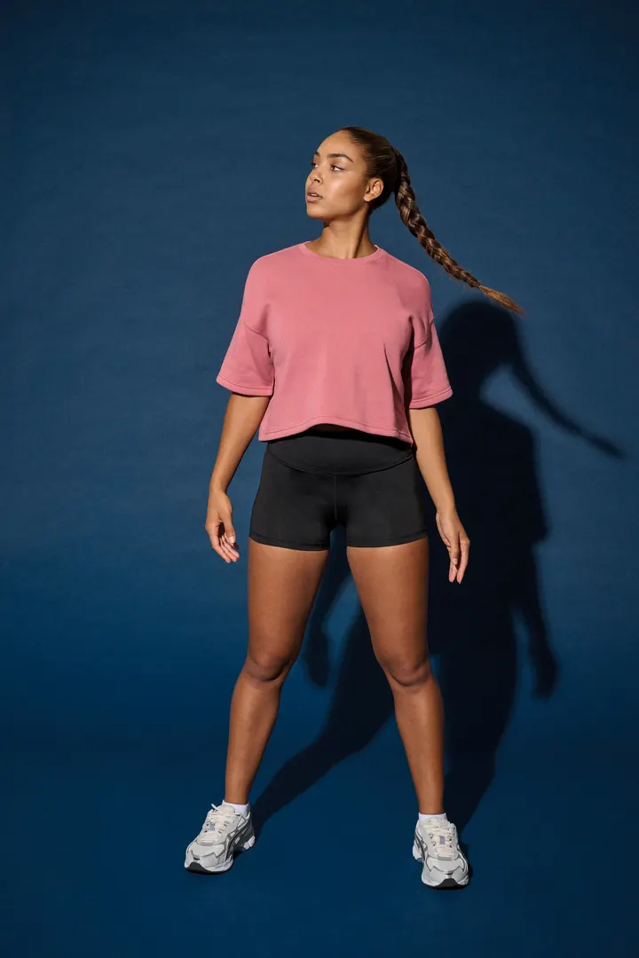 Damen Cropped-Sweatshirt mit kurzen Ärmeln und Rundhalsausschnitt 26