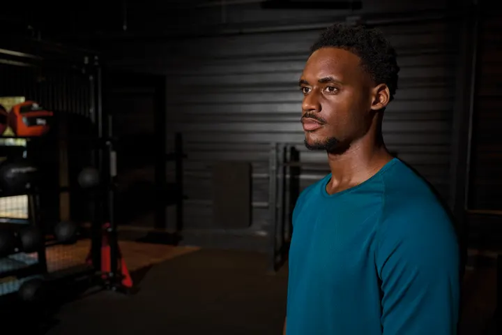 Herren-Sportshirt aus Recyclingmaterial mit Rundhalsausschnitt 24