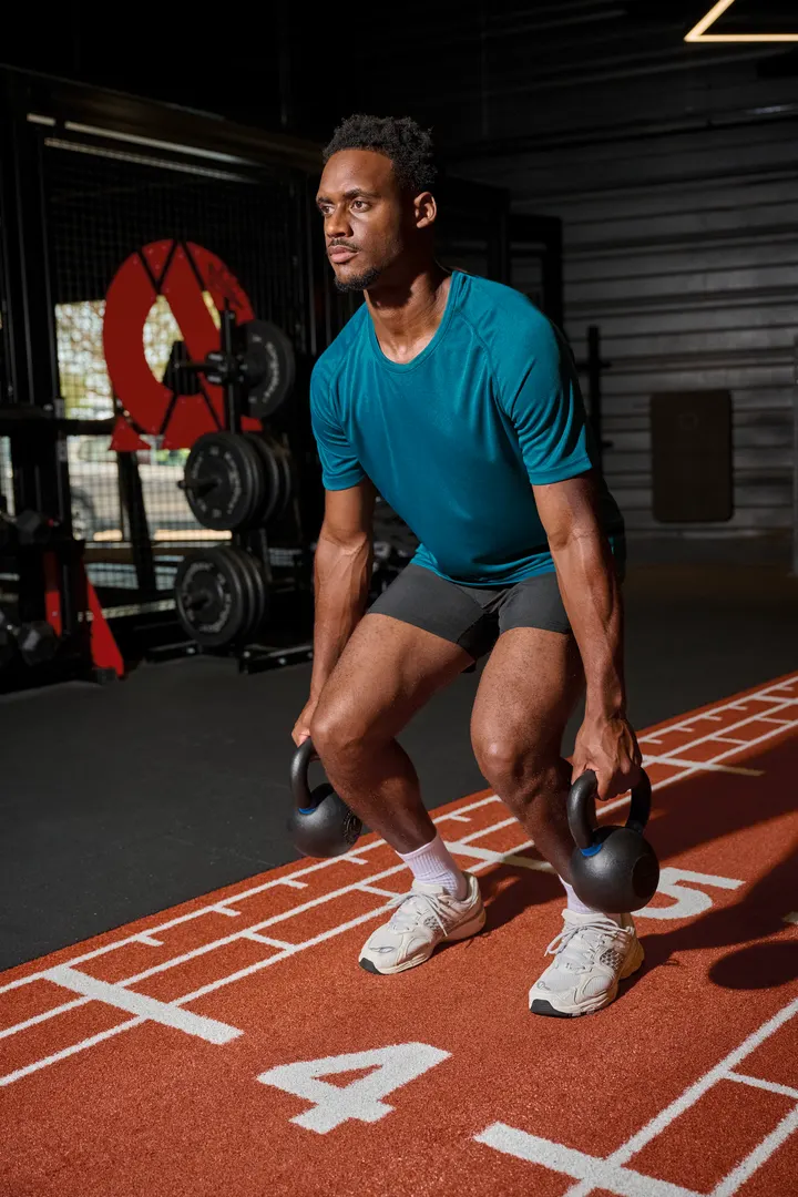 Herren-Sportshirt aus Recyclingmaterial mit Rundhalsausschnitt 25