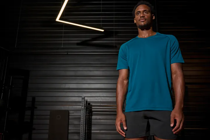 Herren-Sportshirt aus Recyclingmaterial mit Rundhalsausschnitt 31