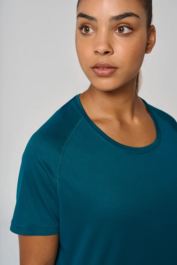 Damen-Sportshirt aus Recyclingmaterial mit Rundhalsausschnitt 11