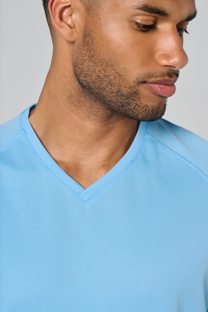 Herren Kurzarm-Sportshirt mit V-Ausschnitt 9