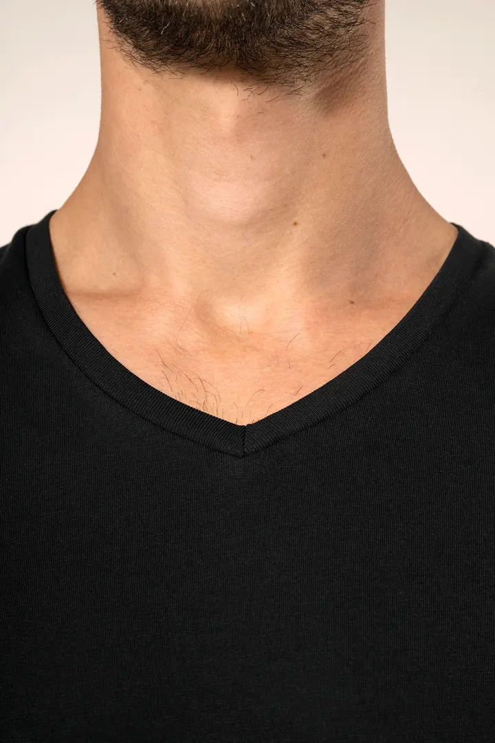 Supima® Herren-T-Shirt mit V-Ausschnitt und kurzen Ärmeln 14