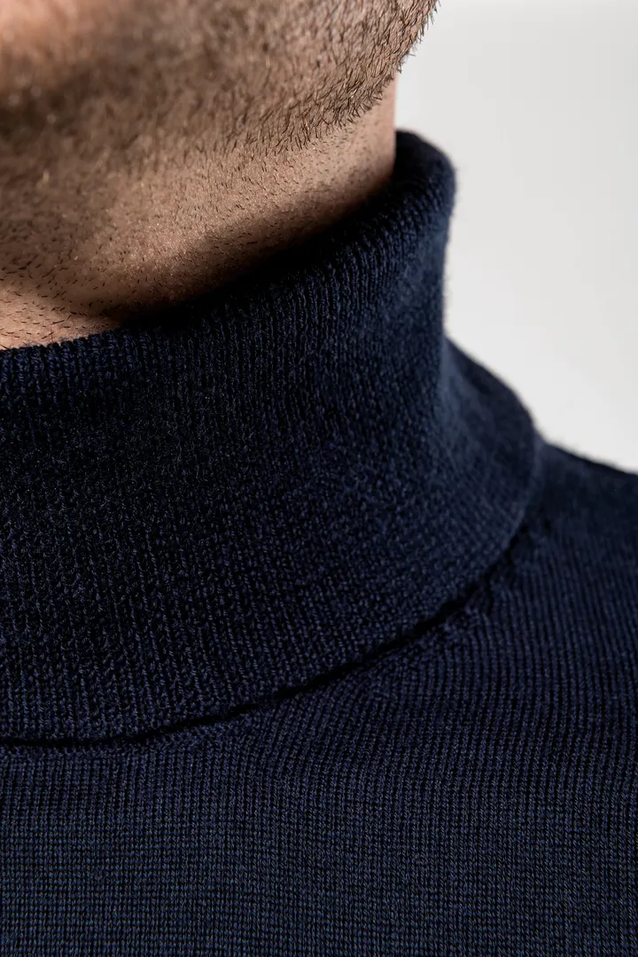 Merino-Herrenpullover mit Rollkragen 15