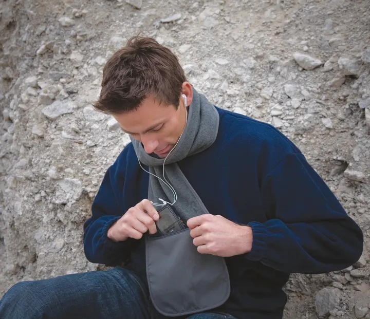 ÉCHARPE POLARTHERM™ avec poche zippée 3