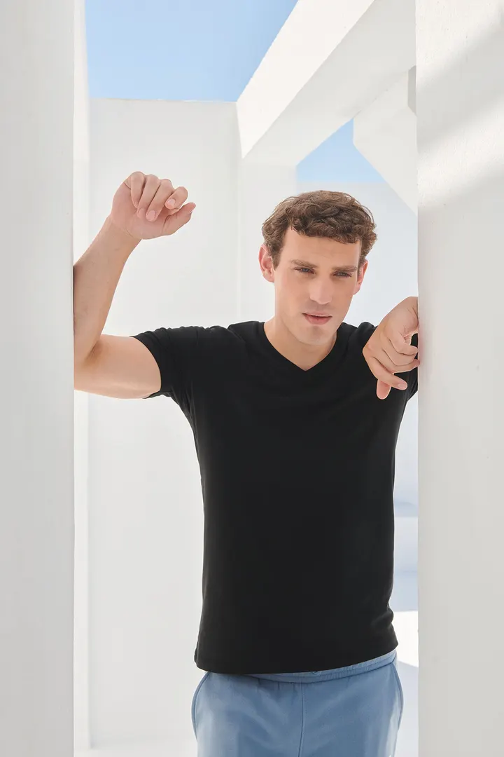 Men's Stretch Feel Good V-Neck T-Shirt 2