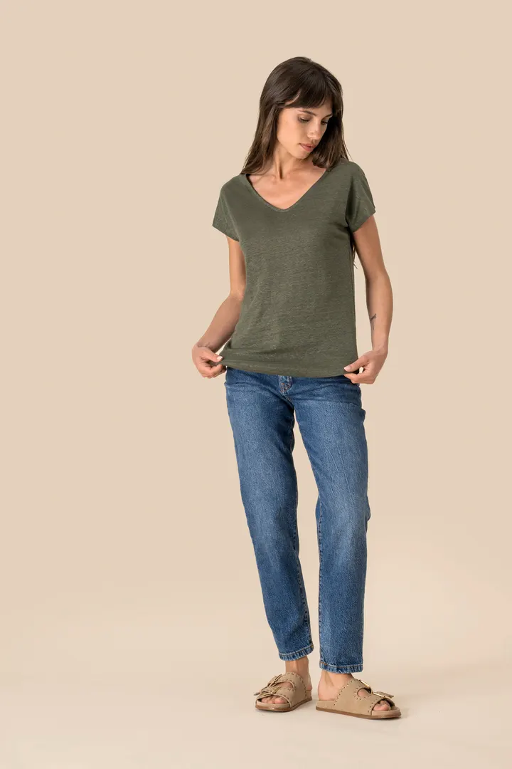 T-shirt col V en lin femme 1