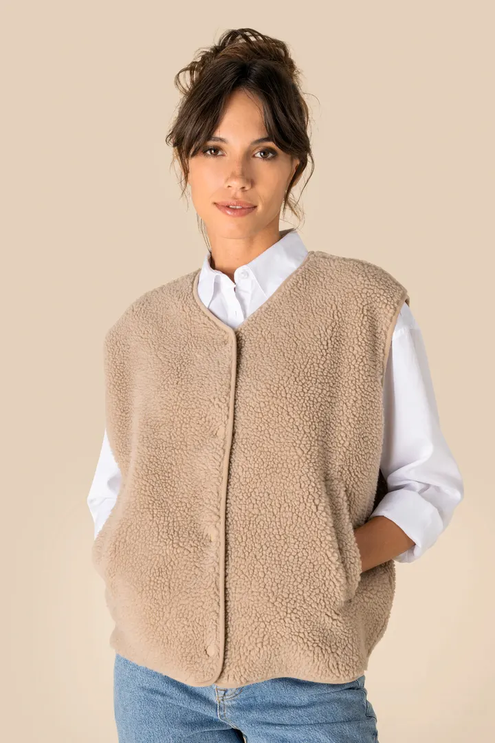 Ärmellose Sherpa-Jacke für Damen 10