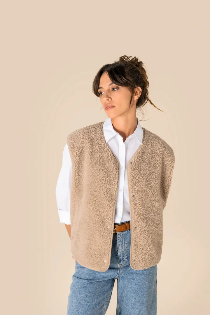 Ärmellose Sherpa-Jacke für Damen 2