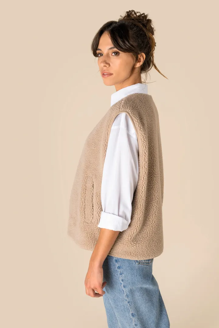 Ärmellose Sherpa-Jacke für Damen 4