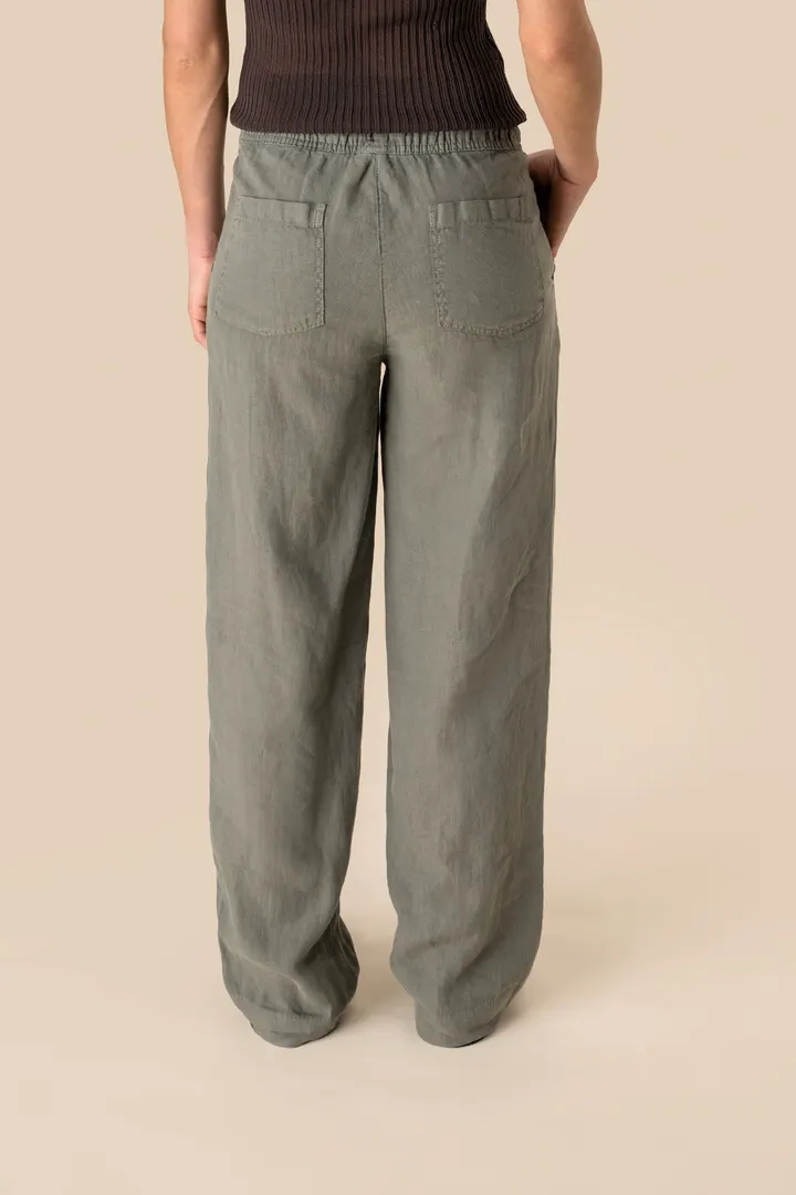 Ausgewaschene Damenhose aus Leinen 8