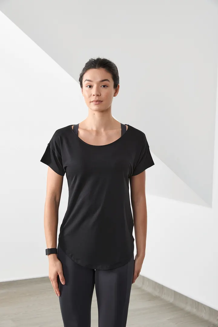 T-shirt scoop neck femme 3