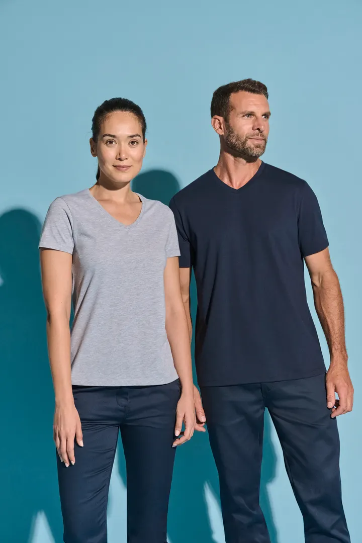 T-shirt écoresponsable col V antibactérien femme 17