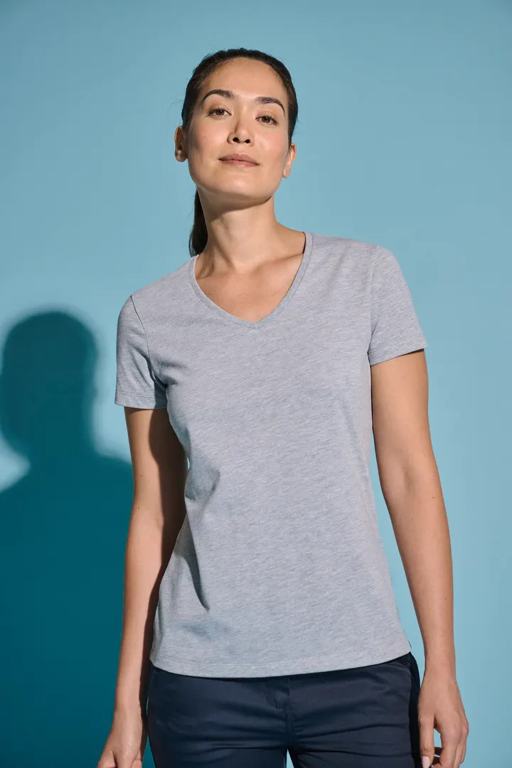 T-shirt écoresponsable col V antibactérien femme 10
